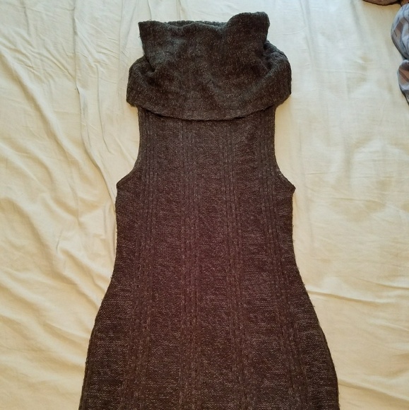 3 for $10 (on all items $10 or less in closet) Turtle neck sweater dress/tunic - Picture 1 of 1